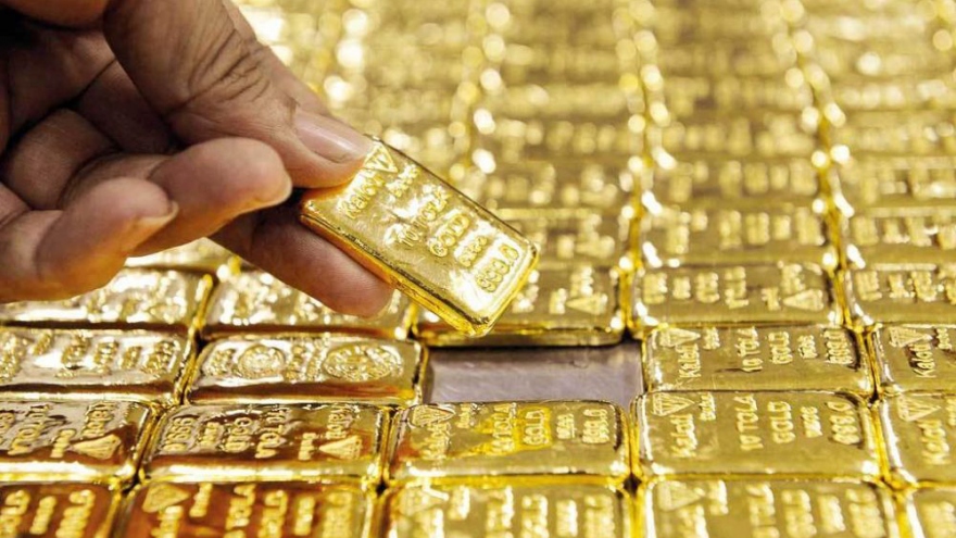 Giá vàng SJC tăng nhanh, vàng thế giới giảm mạnh