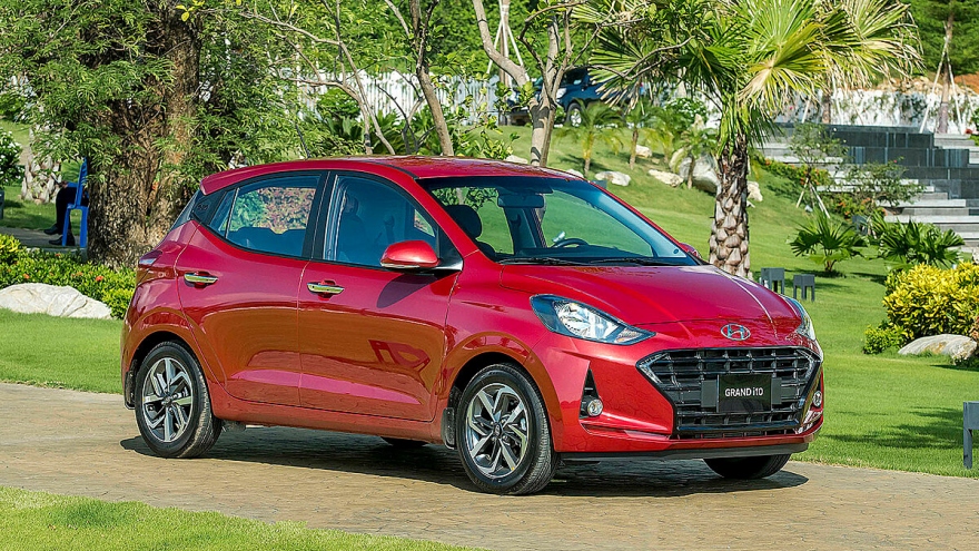 Doanh số Hyundai Grand i10 giảm sút trước đối thủ VinFast Fadil