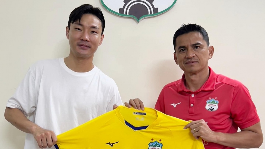 HAGL có trung vệ ngoại thay thế Kim Dong Su thi đấu V-League 2022