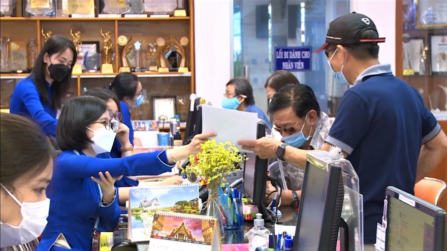 Doanh nghiệp du lịch lo mất khách vì vướng visa, hộ chiếu