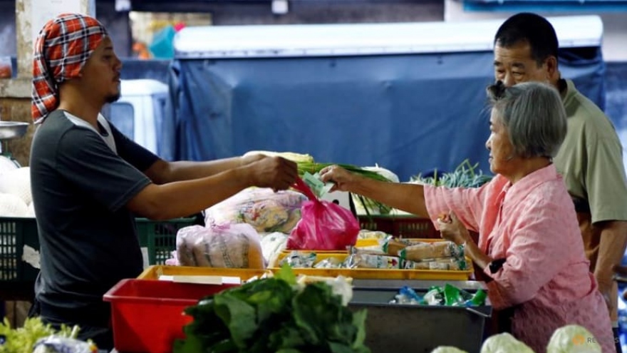 Malaysia tăng cường hỗ trợ người dân trong cơn bão giá do lạm phát