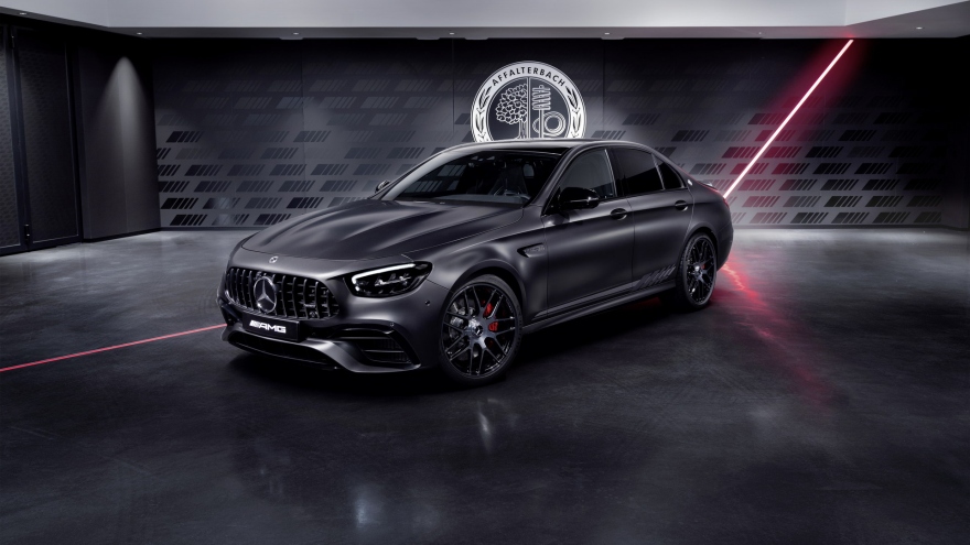 Cận cảnh Mercedes-AMG E 63 S Final Edition bản giới hạn 999 chiếc