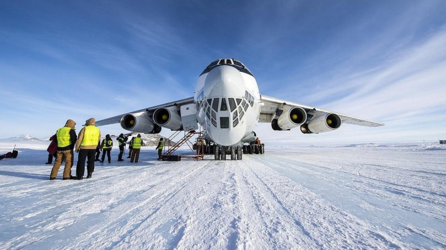 Rơi máy bay vận tải Ilyushin Il-76 của Nga, ít nhất 2 người thiệt mạng