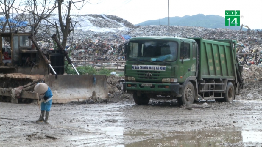 Hà Nội chuyển rác tồn đọng trên phố về nhà máy điện rác Sóc Sơn