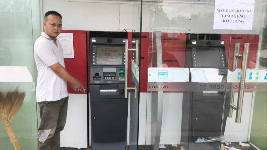 Phá trụ ATM trộm hơn 460 triệu đồng