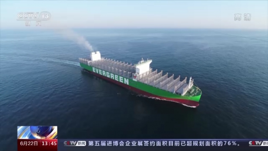 Trung Quốc bàn giao tàu container lớn nhất thế giới