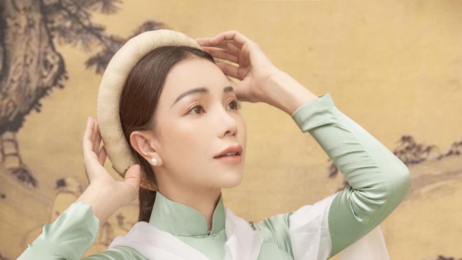 Trà Ngọc Hằng ra mắt ca khúc mới, san sẻ với bà con miền Trung