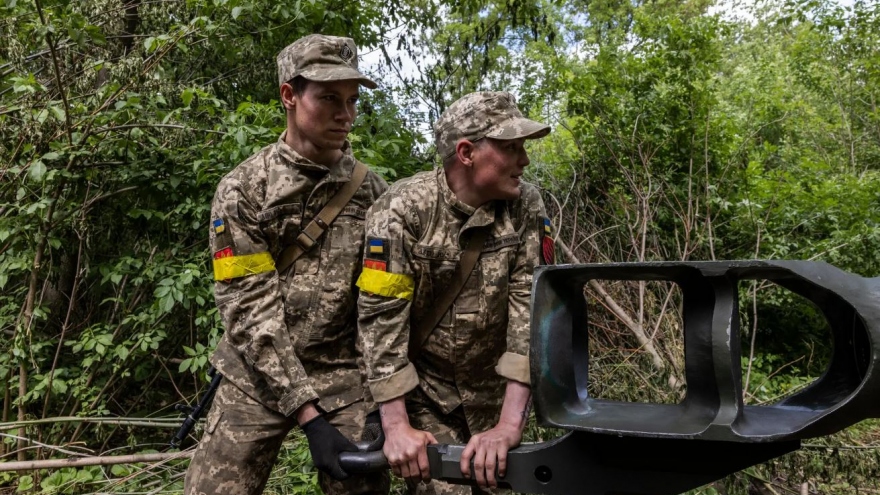 Ukraine muốn nhanh có thêm vũ khí nhưng phương Tây không thể vội
