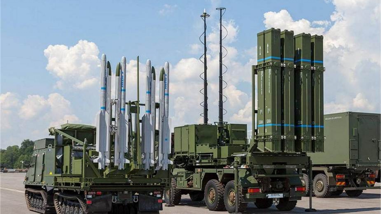 Cung cấp vũ khí tiên tiến cho Ukraine: Mỹ, Đức đang “đổ thêm dầu vào lửa” 