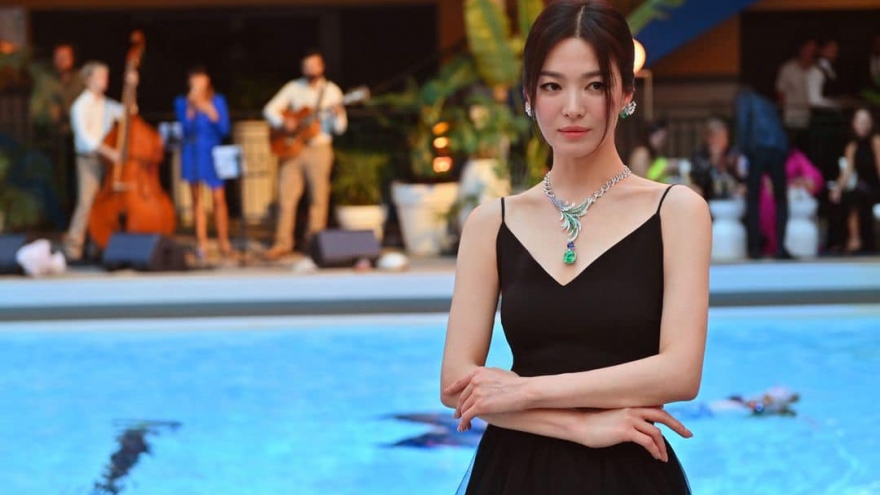 Song Hye Kyo toả sáng tựa nữ thần tại sự kiện thời trang ở Pháp