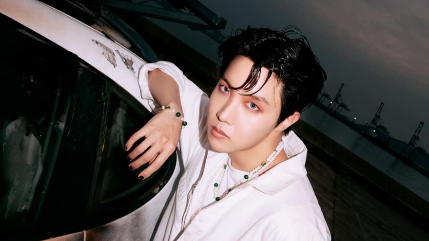 J-Hope (BTS) bộc lộ khía cạnh mới trong album solo "Jack in the box"