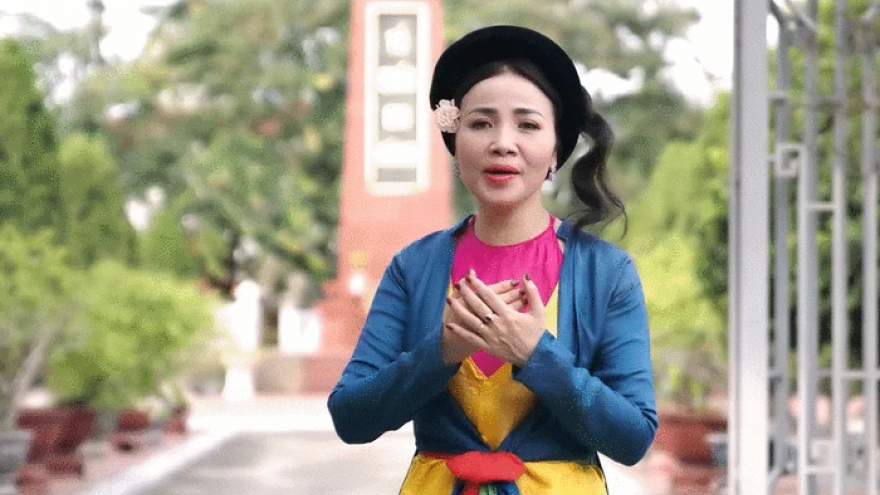 “Lời ru bên tượng đài liệt sĩ” qua tiếng hát chèo của cô giáo Hà Nội
