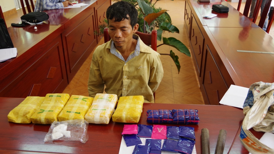 Nhận 1 triệu kíp Lào tiền công để vận chuyển 30.000 viên ma túy tổng hợp
