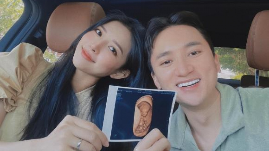 Chuyện showbiz: Phan Mạnh Quỳnh hạnh phúc thông báo bà xã đang mang thai