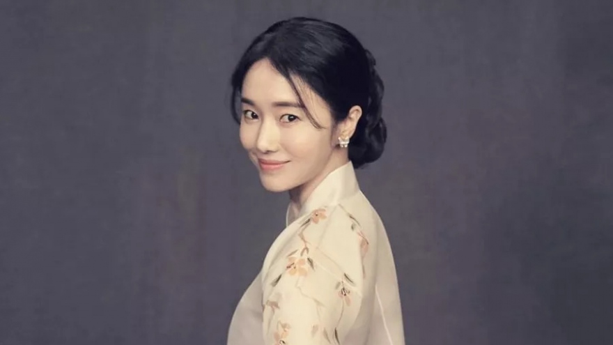 Lee Jung-hyun nhận phim mới sau 2 tháng sinh con