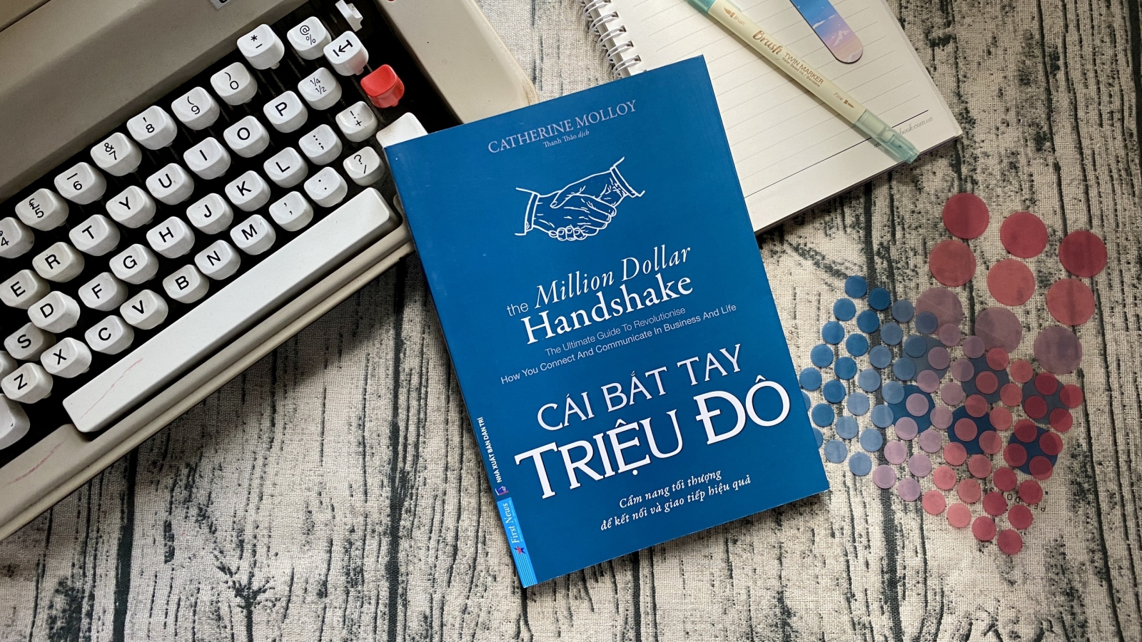 "Cái bắt tay triệu đô" - Bảy giây để tạo nên sự khác biệt