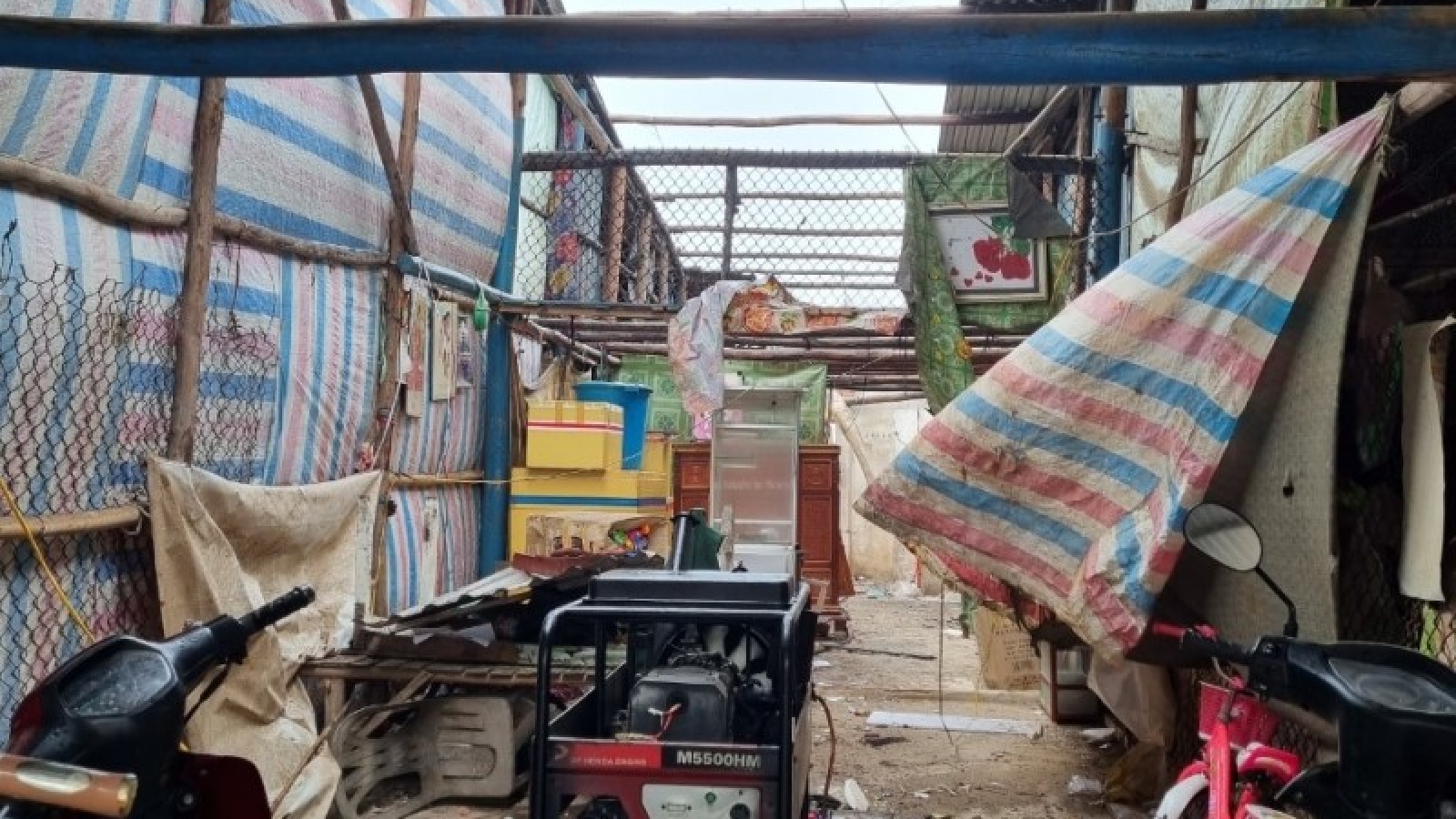 Mưa giông, gió lốc ở Phú Quốc khiến 1 người chết và 1 người mất tích 