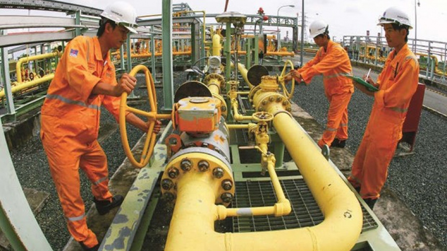 PetroVietnam surpasses oil exploitation plan by 23% in H1