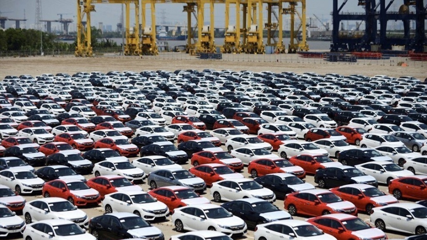 Vietnam’s auto imports plunge in Jan-June