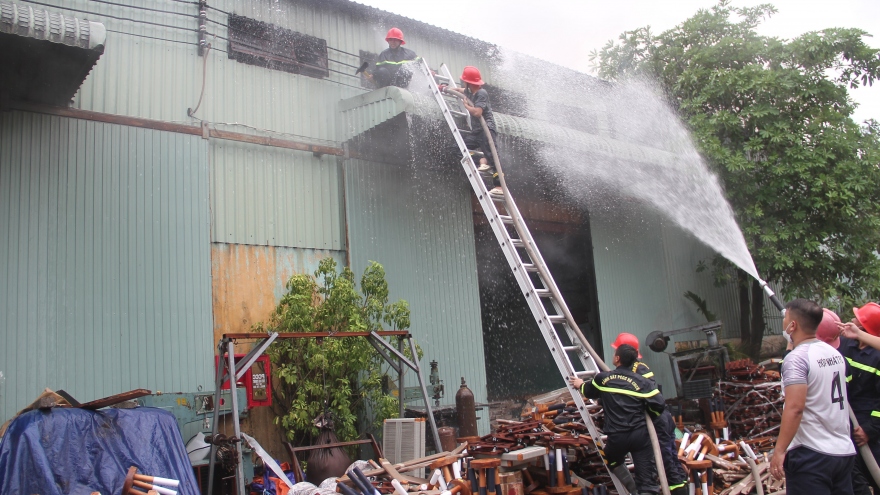 Cơ bản khống chế vụ cháy tại Khu công nghiệp Phú Tài (Bình Định)