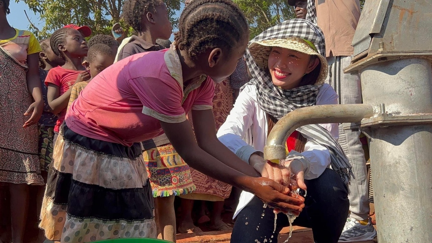 Thuy Tien helps build clean water wells for locals in Angola