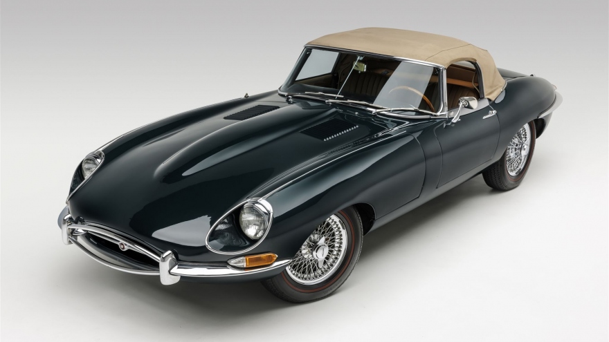 Jaguar E-Type Roadster Series 1.5 vẫn đẹp như mới sau hơn 50 năm ra mắt