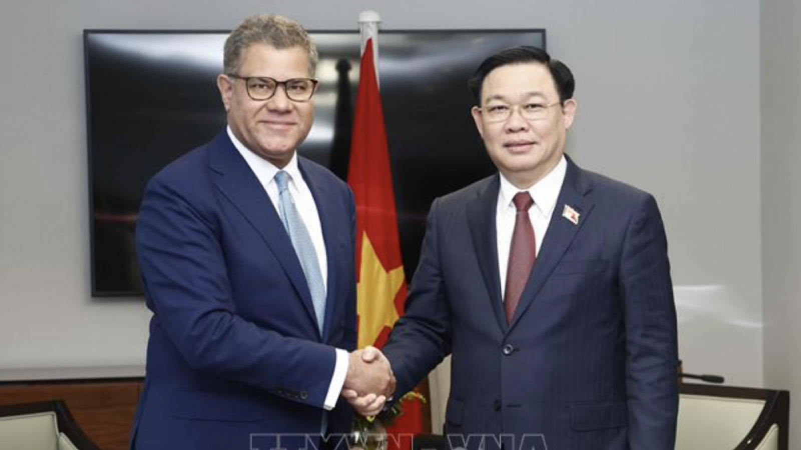 COP26 President impressed with Vietnam’s energy conversion efforts