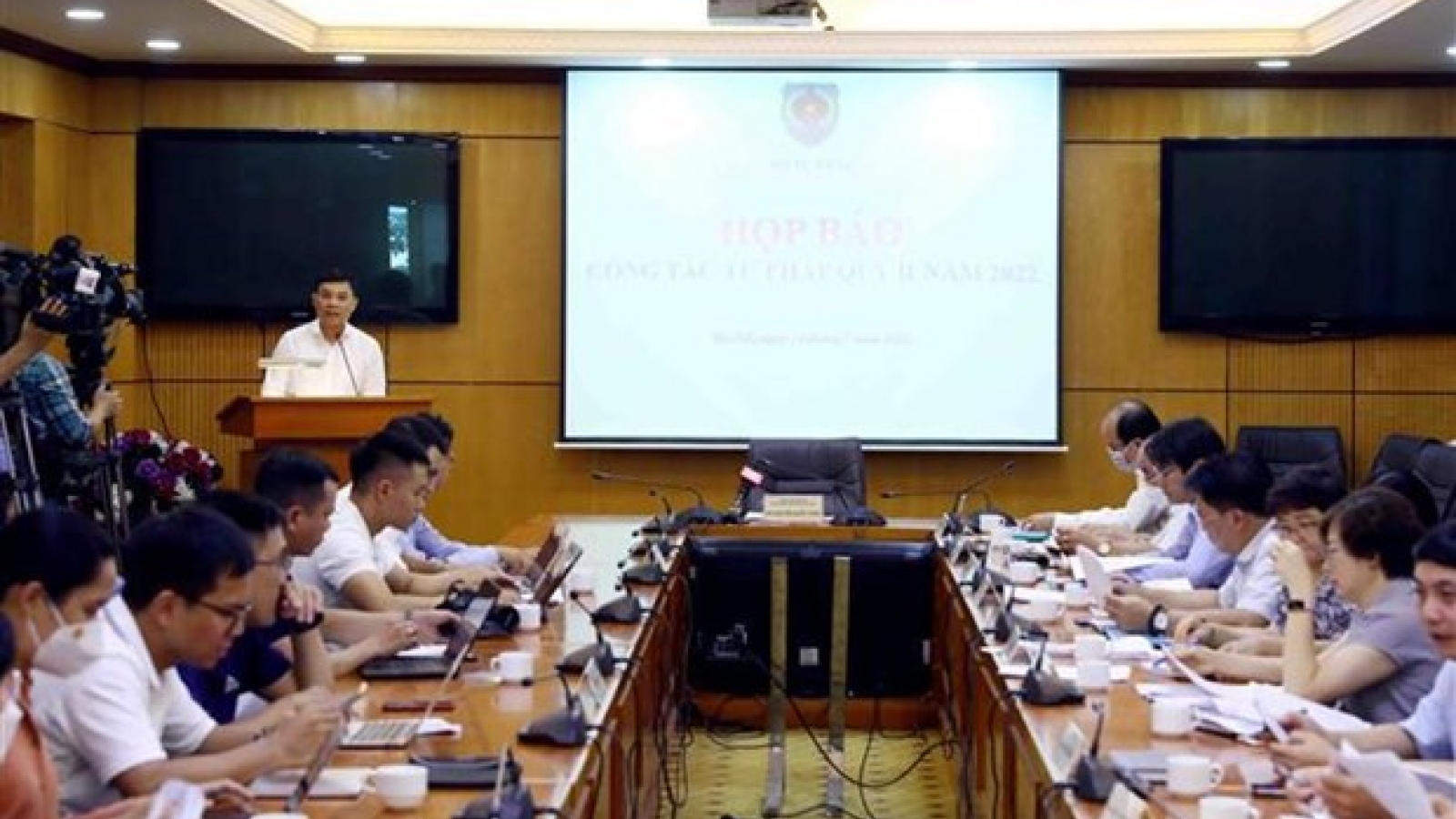 Justice Ministry considers leniency for corruption criminals willing to pay up