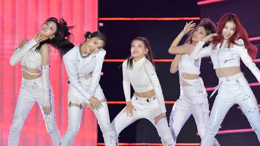 K-pop đón chờ mùa hè sôi động với J-Hope, Itzy, Girls’ Generation