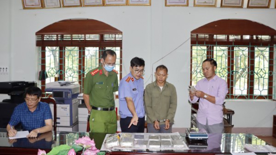 5 đối tượng buôn bán 25 bánh heroin và 42.000 viên ma túy sa lưới pháp luật