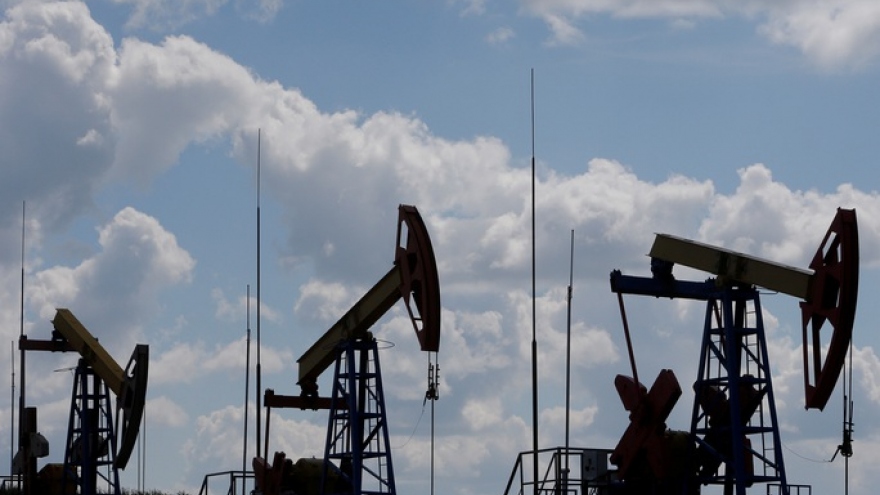 OPEC+ quyết định giữ nguyên sản lượng, giá xăng dầu chưa thể hạ nhiệt