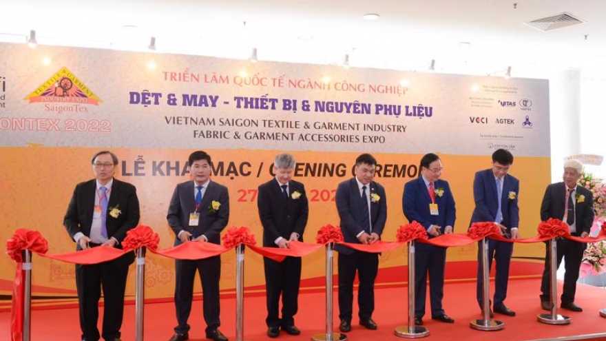 HCM City welcomes start of international textile expos 