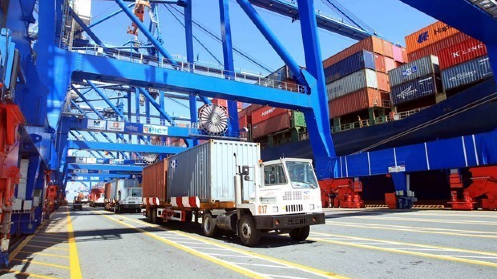 Vietnam’s economy back on track for strong recovery: Singaporean daily