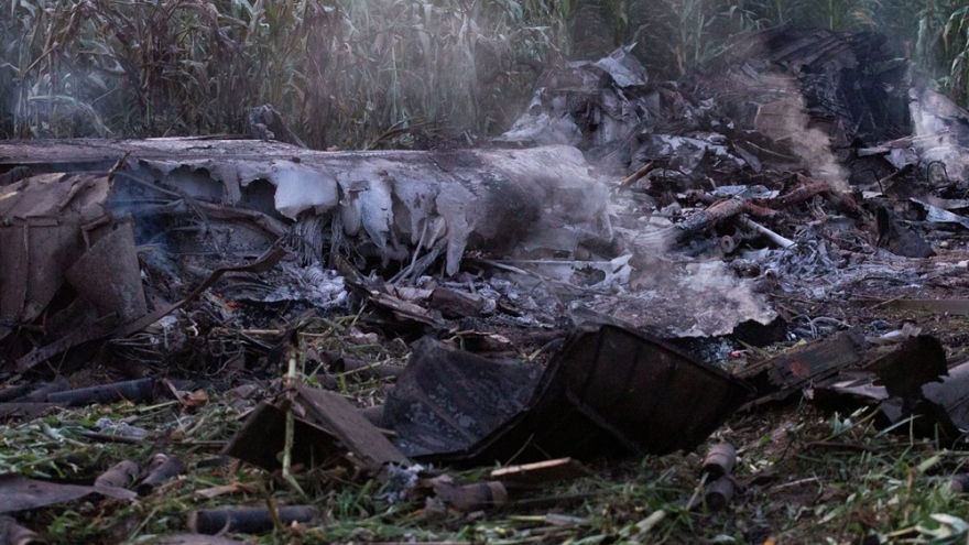 Không phát hiện “vật liệu nguy hiểm” tại nơi rơi máy bay khiến 8 người chết