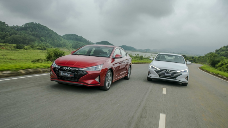 Hyundai Elantra giảm mạnh doanh số trong tháng 6