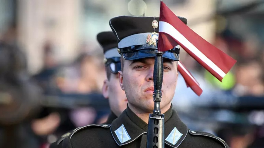 Latvia kêu gọi tăng chi tiêu quốc phòng, tái áp dụng nghĩa vụ quân sự bắt buộc
