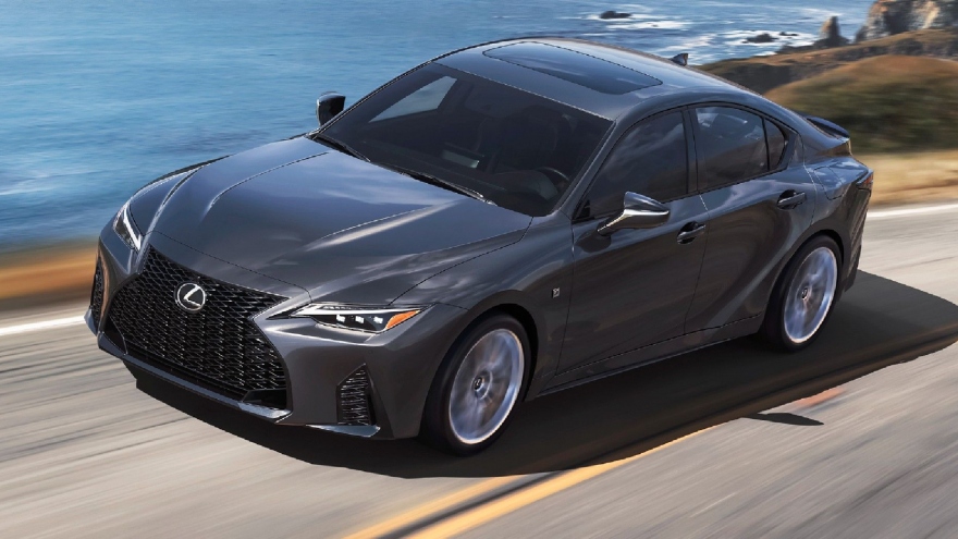 Lexus IS 500 F Sport Performance sử dụng động cơ V8 sản sinh 475 mã lực