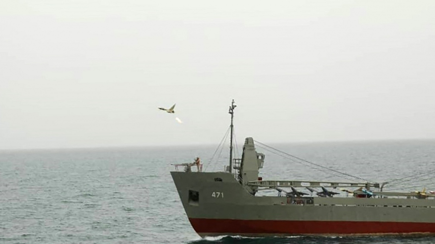 Iran ra mắt hải đội mang UAV đầu tiên giữa lúc ông Biden công du Trung Đông