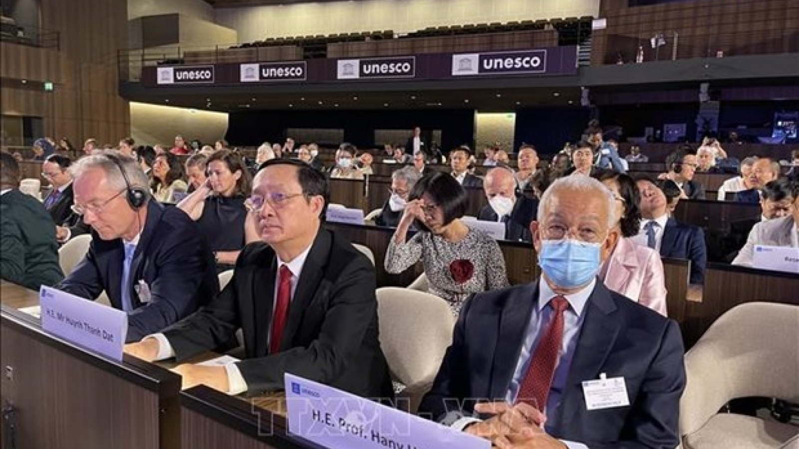 Vietnam enhances cooperation in science, technology, innovation