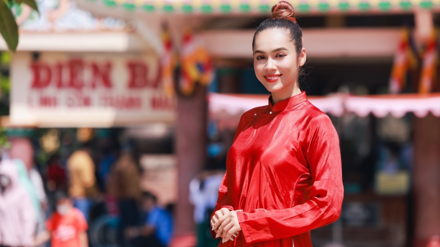 Mê mẩn nhan sắc của Á hậu Hoàng My trong bộ ảnh du lịch khám phá Tây Ninh