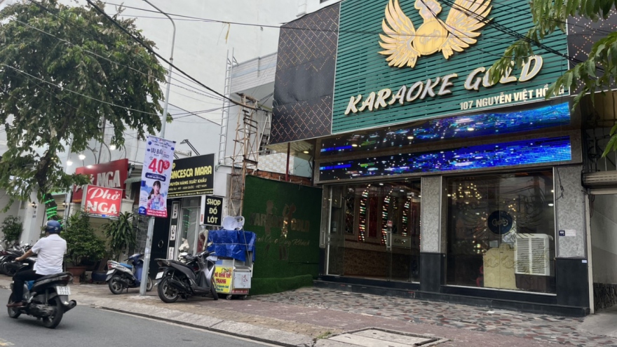 Hẹn đánh nhau trước quán karaoke, một người tử vong