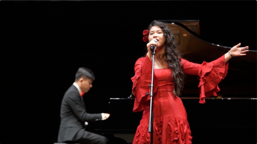 Vietnamese teenager wins gold medal at Asia Arts Festival