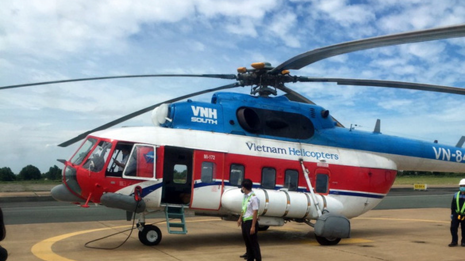 Helicopter deployed in search for missing fishermen drifting at sea