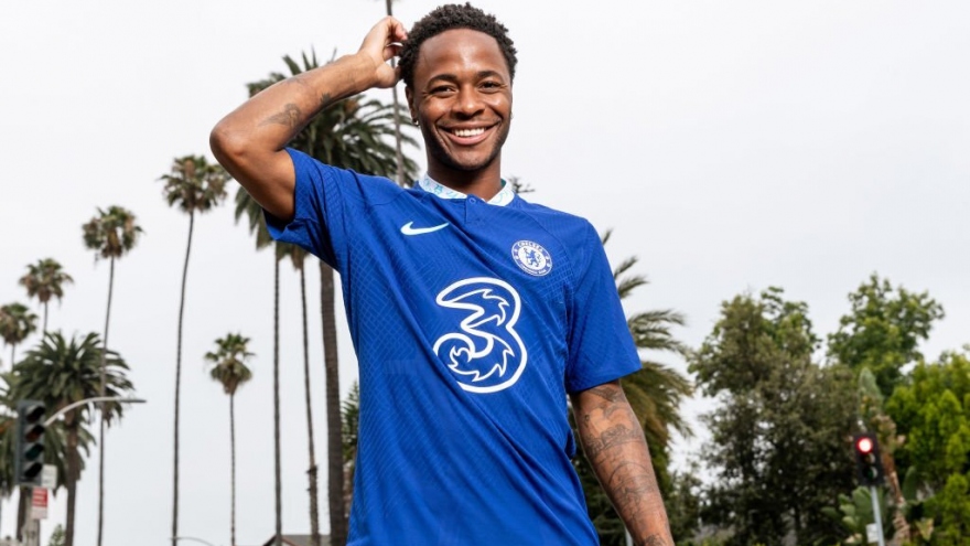 Chuyển nhượng 14/7: Sterling chính thức cập bến Chelsea