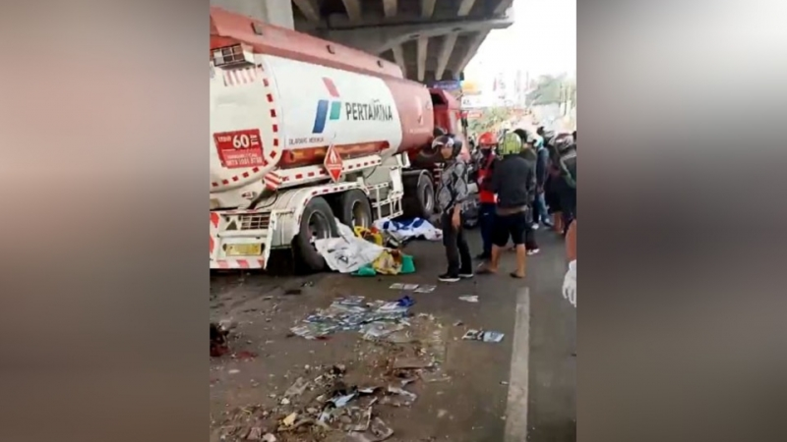 Tai nạn giao thông nghiêm trọng tại Indonesia, ít nhất 11 người tử vong