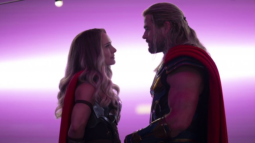 "Thor: Love and Thunder" - Thần Sấm tái xuất hoành tráng, đầy cảm xúc