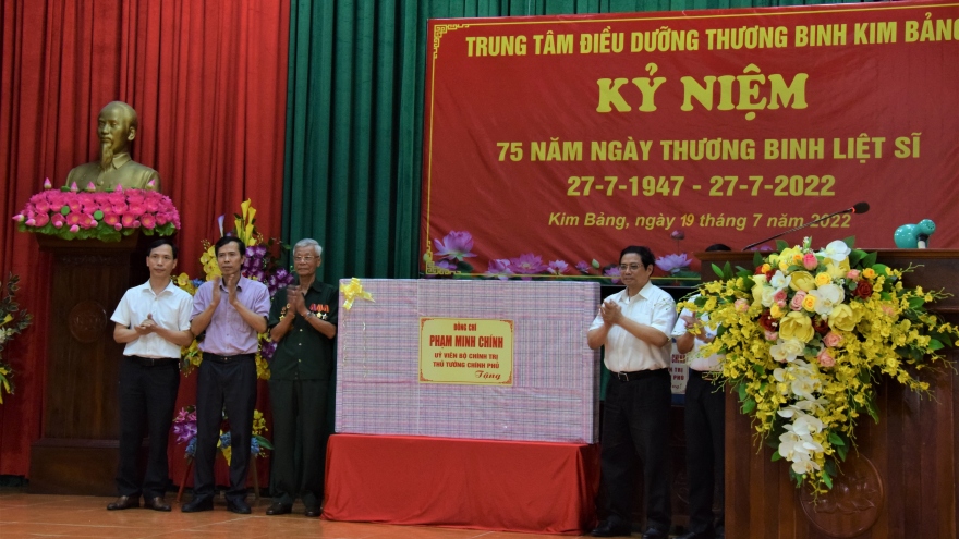 Thủ tướng thăm trung tâm điều dưỡng thương binh Kim Bảng - Hà Nam