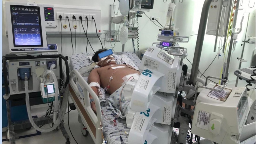 Cứu sống 5 trẻ sốc sốt xuất huyết nặng, tổn thương đa cơ quan