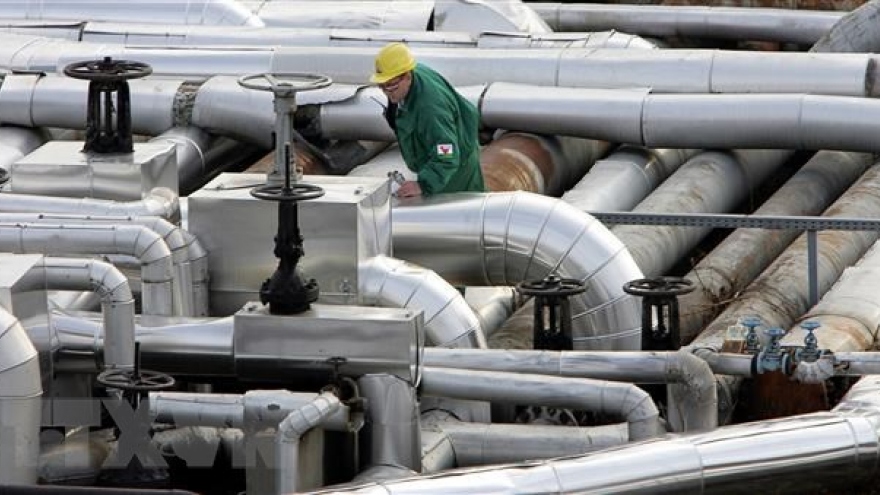 Anh cấm xuất khẩu hàng hóa lọc dầu và xa xỉ sang Belarus