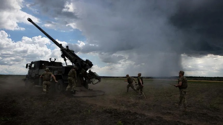 Cách Ukraine vận động phương Tây viện trợ thêm vũ khí